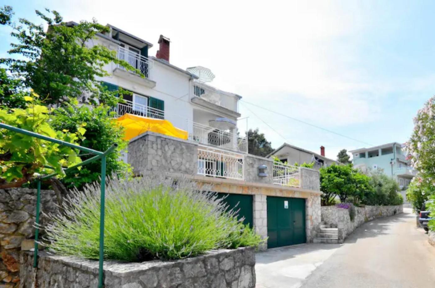 Apartment Bozikovic - Jelsa - Vitarnja Exteriör bild